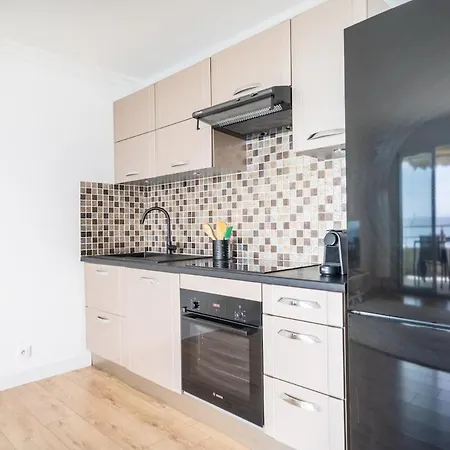 Exceptional 2 Bedroom With Ac Wifi, Sea Vies And Parking In Apartamento Niza